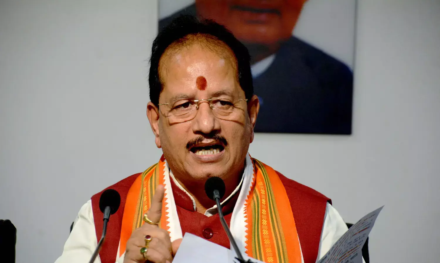 लखीसराय हत्याकांड को जानबूझकर प्रेम प्रसंग से जोड़ रही पुलिस : विजय सिन्हा