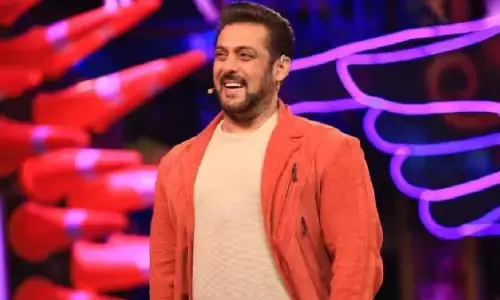 बिग बॉस सीजन 17 के घर में धमाल मचाने वाइल्ड कार्ड एंट्री कर रहे ओरी, सलमान खान के साथ फोटो शेयर कर किया कंफर्म ! बिग बॉस सीजन 17 के घर में धमाल मचाने वाइल्ड कार्ड एंट्री कर रहे ओरी, सलमान खान के साथ फोटो शेयर कर किया कंफर्म !