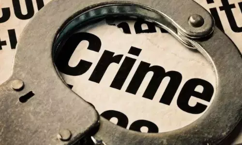 दहेज के लिए पति ने पत्नी के प्राइवेट पार्ट्स पर फेंका तेजाब दहेज के लिए पति ने पत्नी के प्राइवेट पार्ट्स पर फेंका तेजाब