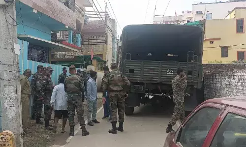 रांची के व्यस्त इलाके में पेड़ से लटकता मिला आर्मी जवान का शव, हत्या या आत्महत्या की जांच जारी