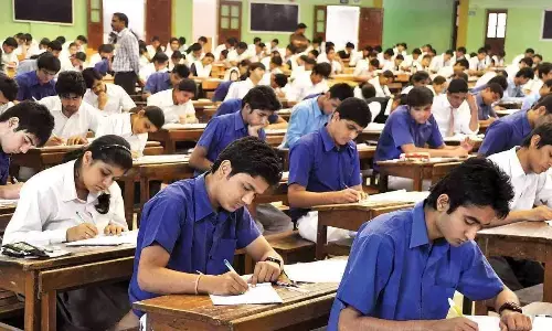 10वीं और 12वीं की बोर्ड परीक्षाएं दो चरणों में कराने की तैयारी, विद्यार्थियों पर कम होगा मानसिक दबाव, नई शिक्षा नीति के मुताबिक 2024-25 से हो सकती है शुरुआत