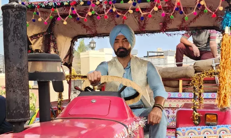 इक्क कुड़ी पंजाब दी के लिए अविनेश रेखी ने एक दिन में सीखा ट्रैक्टर चलाना