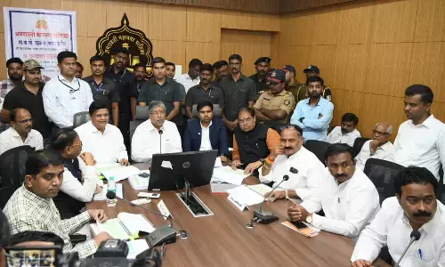 प्रधानमंत्री आवास योजना की एजेंसी को ब्लैक लिस्ट में डालो : पाटील प्रधानमंत्री आवास योजना की एजेंसी को ब्लैक लिस्ट में डालो : पाटील