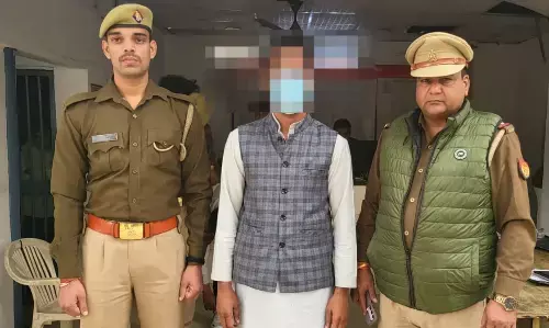 बीमारी ठीक कराने के नाम पर धर्म-परिवर्तन कराने वाले मौलवी को पुलिस ने किया गिरफ्तार