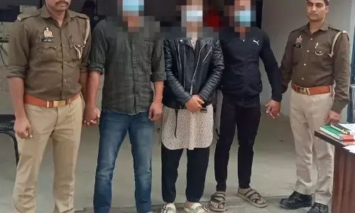 गाजियाबाद में थाने से निकलते हुए बनाई रील, पुलिस ने तीन युवकों को किया गिरफ्तार