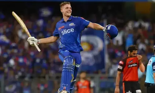 हार्दिक पांड्या के बाद हुआ दूसरा सबसे बड़ा ट्रेड, मुंबई इंडियंस से रॉयल चैलेंजर्स बैंगलोर की टीम में शामिल हुआ यह धाकड़ ऑलराउंडर हार्दिक पांड्या के बाद हुआ दूसरा सबसे बड़ा ट्रेड, मुंबई इंडियंस से रॉयल चैलेंजर्स बैंगलोर की टीम में शामिल हुआ यह धाकड़ ऑलराउंडर