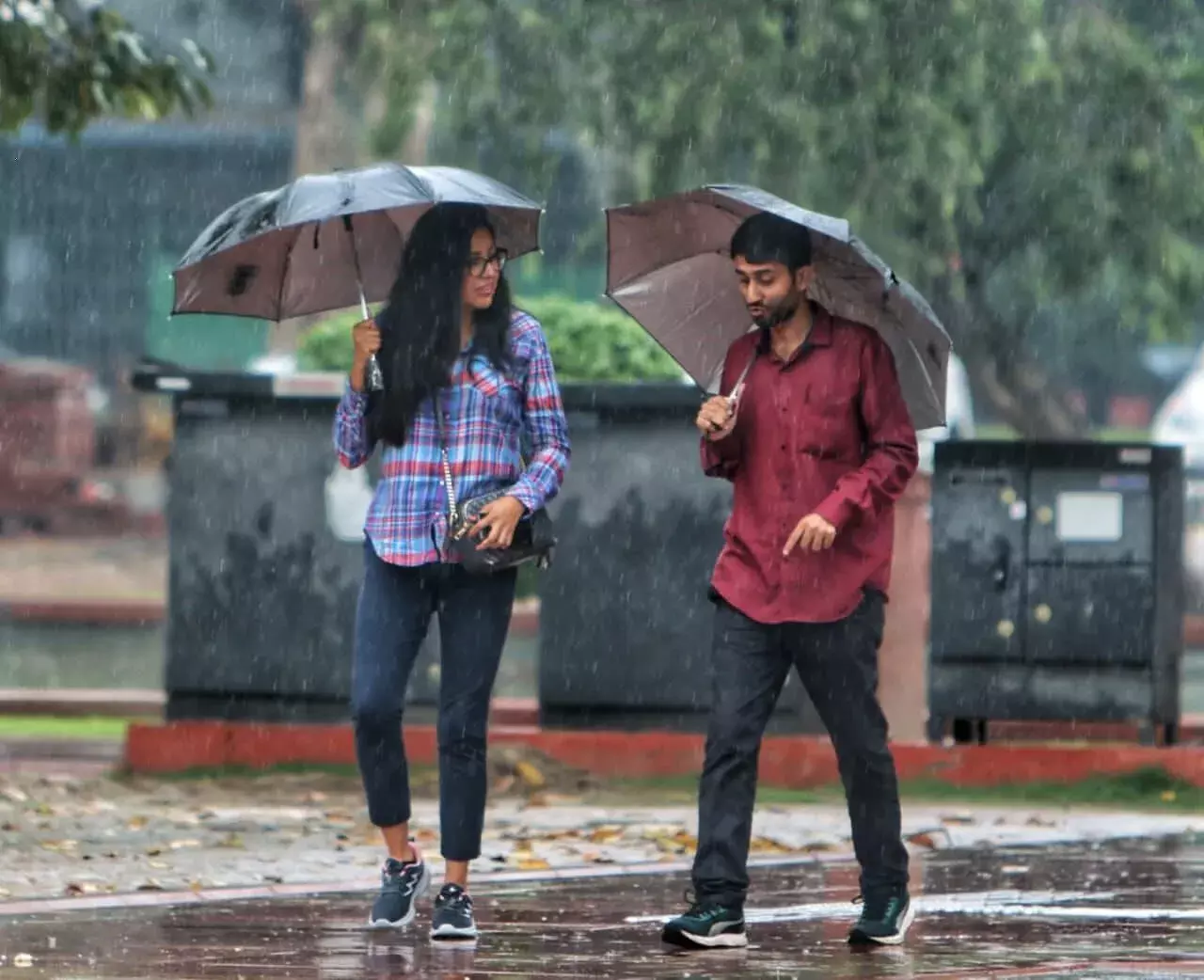 दिल्ली-एनसीआर में हल्की बारिश की संभावना, अगले दो दिनों में तापमान में होगी गिरावट