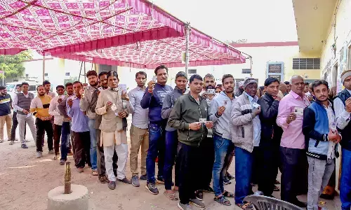 राजस्थान ने 75.45% मतदान के साथ 2018 के मतदान का रिकॉर्ड तोड़ा राजस्थान ने 75.45% मतदान के साथ 2018 के मतदान का रिकॉर्ड तोड़ा