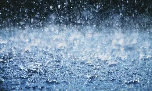 गुजरात में बेमौसम बारिश; सामान्य जनजीवन प्रभावित