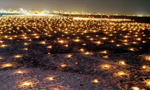 आज काशी में लाखों दीप से रोशन होंगे घाट