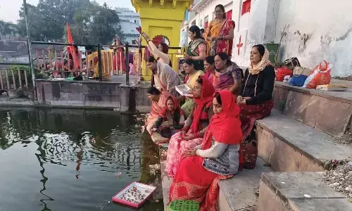 कार्तिक मास समापन पर पूजन कर दीपदान