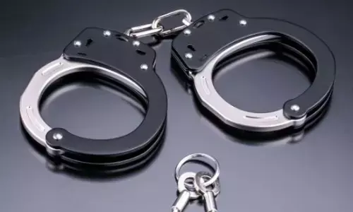 50 आपराधिक मामलों में शामिल शख्स गिरफ्तार 50 आपराधिक मामलों में शामिल शख्स गिरफ्तार