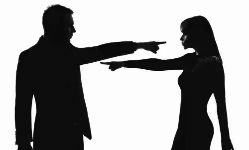 पत्नी ने मांगा संपत्ति में हिस्सा, मना करने पर काटा पति का कान