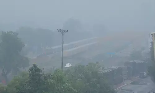 बेमौसम बारिश से बढ़ी ठंड, गर्म कपड़ों की मांग बढ़ी