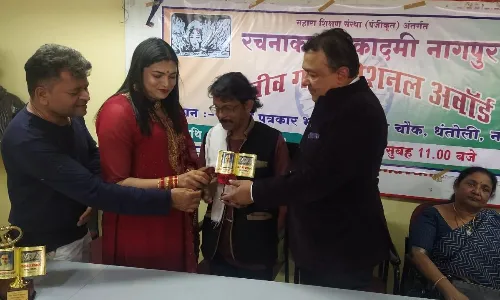 लेखक हो या पत्रकार, पैनी हो कलम की धार : अग्रवाल
