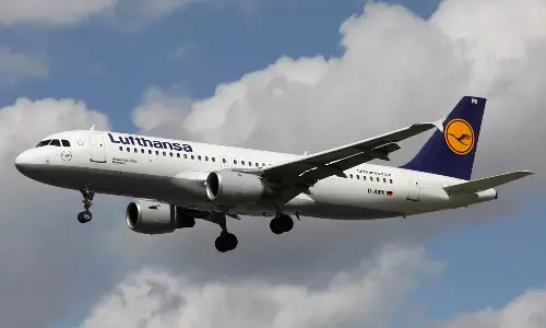 उदंड यात्री के कारण बैंकॉक जा रही लुफ्थांसा की उड़ान दिल्ली में उतरी उदंड यात्री के कारण बैंकॉक जा रही लुफ्थांसा की उड़ान दिल्ली में उतरी