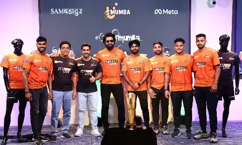 विक्की कौशल की उपस्थिति में यू मुंबा ने किया जर्सी का अनावरण