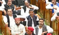 निजी अस्पतालों को बढ़ावा देने के लिए सरकारी अस्पतालों को बर्बाद किया जा रहा : अखिलेश यादव निजी अस्पतालों को बढ़ावा देने के लिए सरकारी अस्पतालों को बर्बाद किया जा रहा : अखिलेश यादव