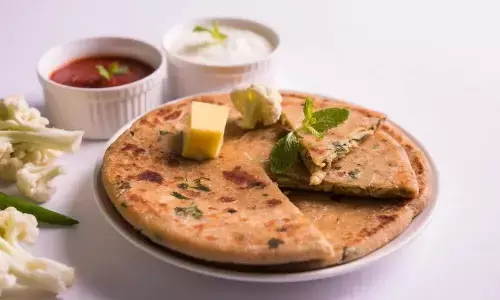 सर्दियों में इस आसान रेसिपी से बनाएं गोभी के पराठे, हर कोई करेगा तारीफ सर्दियों में इस आसान रेसिपी से बनाएं गोभी के पराठे, हर कोई करेगा तारीफ