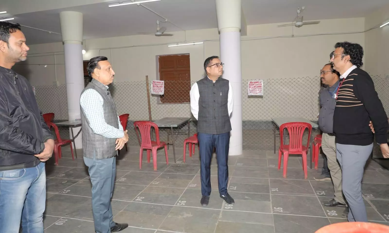 कलेक्टर ने मतगणना केन्द्र एवं स्ट्रांग रूम परिसर का किया निरीक्षण कलेक्टर ने मतगणना केन्द्र एवं स्ट्रांग रूम परिसर का किया निरीक्षण