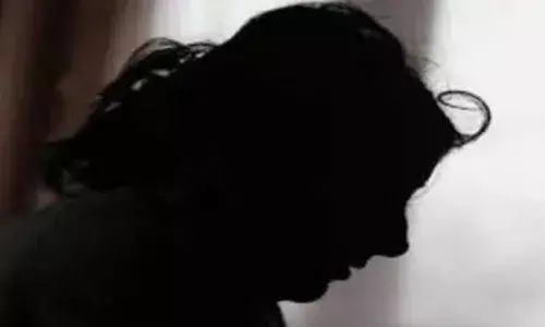 संरपच और ग्रामसेवक की प्रताड़ना से परेशान महिला, परिवार सहित आत्महत्या की अनुमति मांगी संरपच और ग्रामसेवक की प्रताड़ना से परेशान महिला, परिवार सहित आत्महत्या की अनुमति मांगी