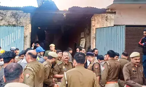 मेरठ में कबाड़ की दुकान में विस्फोट में एक की मौत, दो गंभीर, पुलिस ने शुरू की जांच
