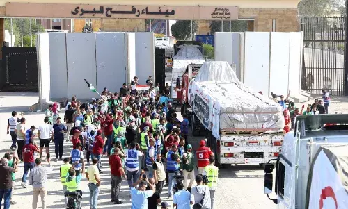 मानवीय सहायता से भरे 2,700 से अधिक ट्रक गाजा पहुंचे