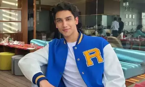 द आर्चीज में एक्टिंग डेब्यू के साथ वेदांग रैना ने आजमाया सिंगिंग में हाथ, एवरीथिंग इज पॉलिटिक्स में दी आवाज