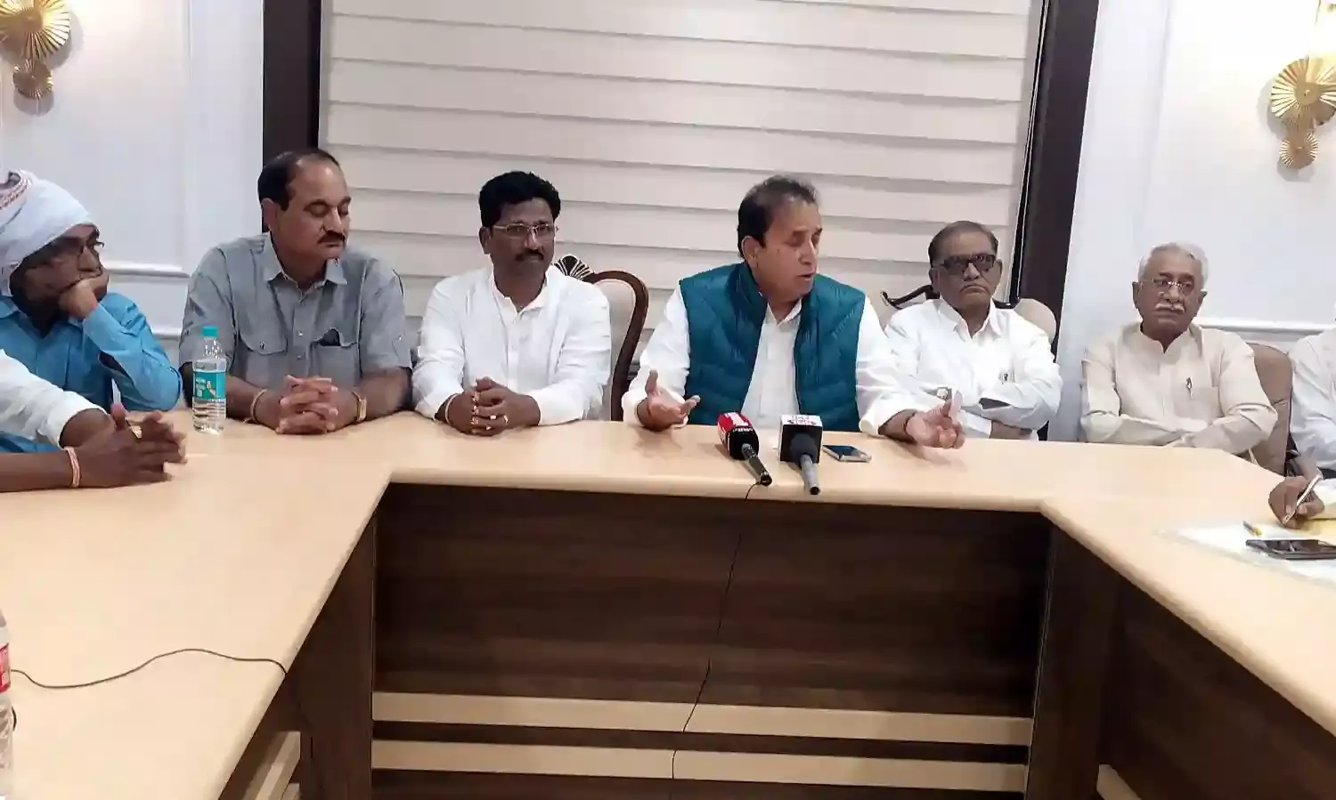 ईडी के भय से राकांपा विधायकों ने की बगावत