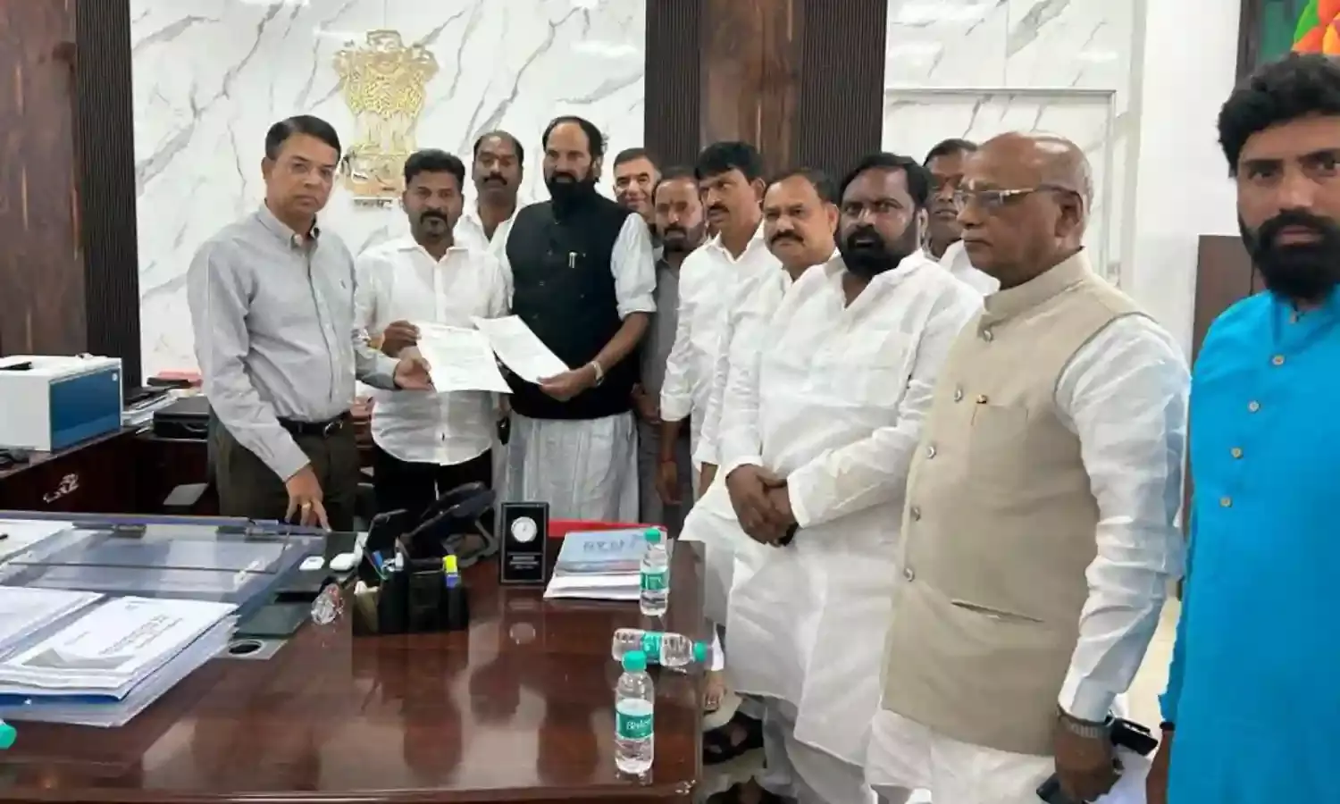 तेलंगाना कांग्रेस ने रायथु बंधु फंड के हेरफेर का आरोप लगाया