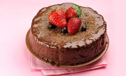 क्रिसमस में इस आसान रेसिपी से बनाएं चॉकलेट केक, मेहमान भी करेंगे तारीफ