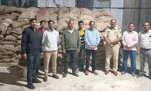 शालेय पोषण आहार की कालाबाजारी, रैकेट का पर्दाफाश शालेय पोषण आहार की कालाबाजारी, रैकेट का पर्दाफाश