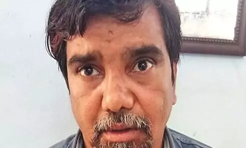 खुद को पत्रकार बताकर उगाही करने वाला पकड़ा गया खुद को पत्रकार बताकर उगाही करने वाला पकड़ा गया