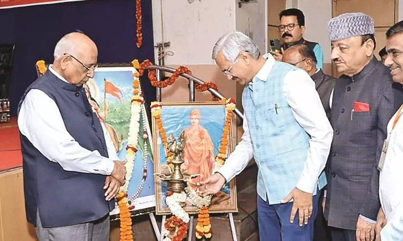 ग्राहक और विक्रेता में अहम सेतू है ग्राहक पंचायत - डॉ. मिश्रा ग्राहक और विक्रेता में अहम सेतू है ग्राहक पंचायत - डॉ. मिश्रा