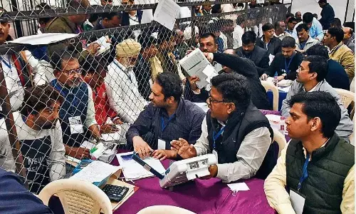 हॉट सीट पश्चिम से राकेश सिंह 30 हजार मतों से जीते, सिहोरा के संतोष बरकड़े के खाते में आई सबसे बड़ी जीत