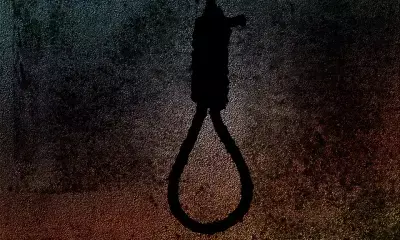 पार्क में पेड़ से लटका मिला महिला का शव, पति से हुआ था झगड़ा, पुलिस जांच में जुटी