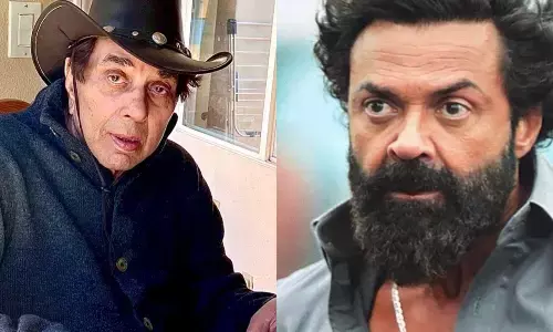 धर्मेंद्र ने प्रतिभाशाली बेटे बॉबी देओल को दी बधाई धर्मेंद्र ने प्रतिभाशाली बेटे बॉबी देओल को दी बधाई