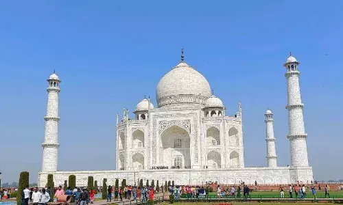 कम हो जाएगी ताजमहल की खूबसूरती, बेशकीमती संगमरमर की दीवारों का बदल रहा रंग, जानिए आखिर क्यों हो रहा ऐसा?