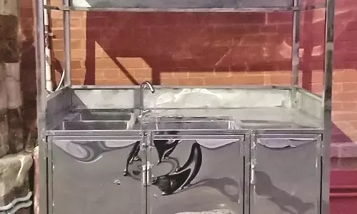 बर्तन धोने के लिए लगेंगी 10 मशीनें, एक मशीन में दो हजार लीटर पानी की व्यवस्था बर्तन धोने के लिए लगेंगी 10 मशीनें, एक मशीन में दो हजार लीटर पानी की व्यवस्था