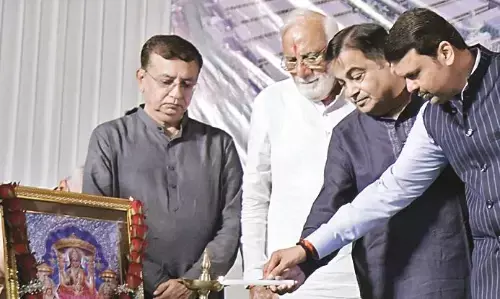 कलमना मार्केट देश का सबसे खूबसूरत किराना मार्केट यार्ड होगा - फडणवीस कलमना मार्केट देश का सबसे खूबसूरत किराना मार्केट यार्ड होगा - फडणवीस