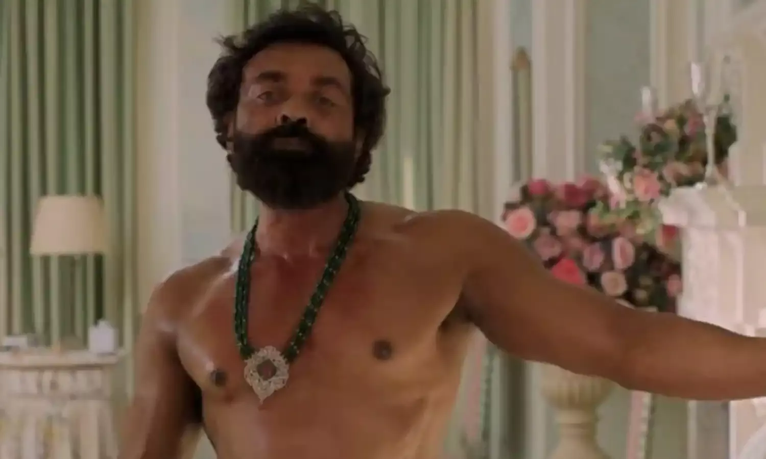 हमारे परिवार को इतना प्यार मिलना आश्चर्यजनक : बॉबी देओल