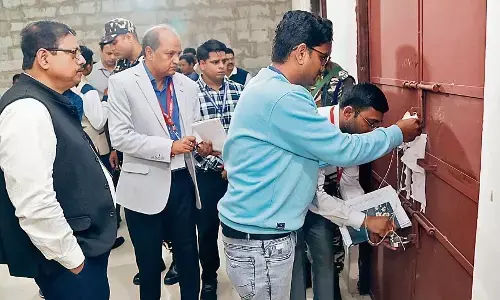 ईवीएम फिर हुईं स्ट्रांग-रूम में कैद