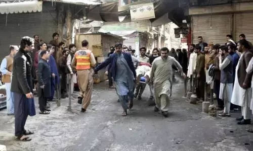 पेशावर में आईईडी विस्फोट में 6 लोग घायल पेशावर में आईईडी विस्फोट में 6 लोग घायल