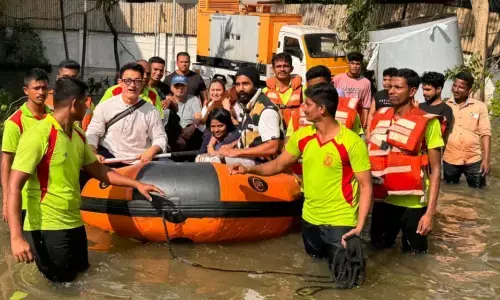 चक्रवात मिचौंग में 24 घंटे तक फंसे रहने के बाद आमिर खान को किया गया रेस्क्यू