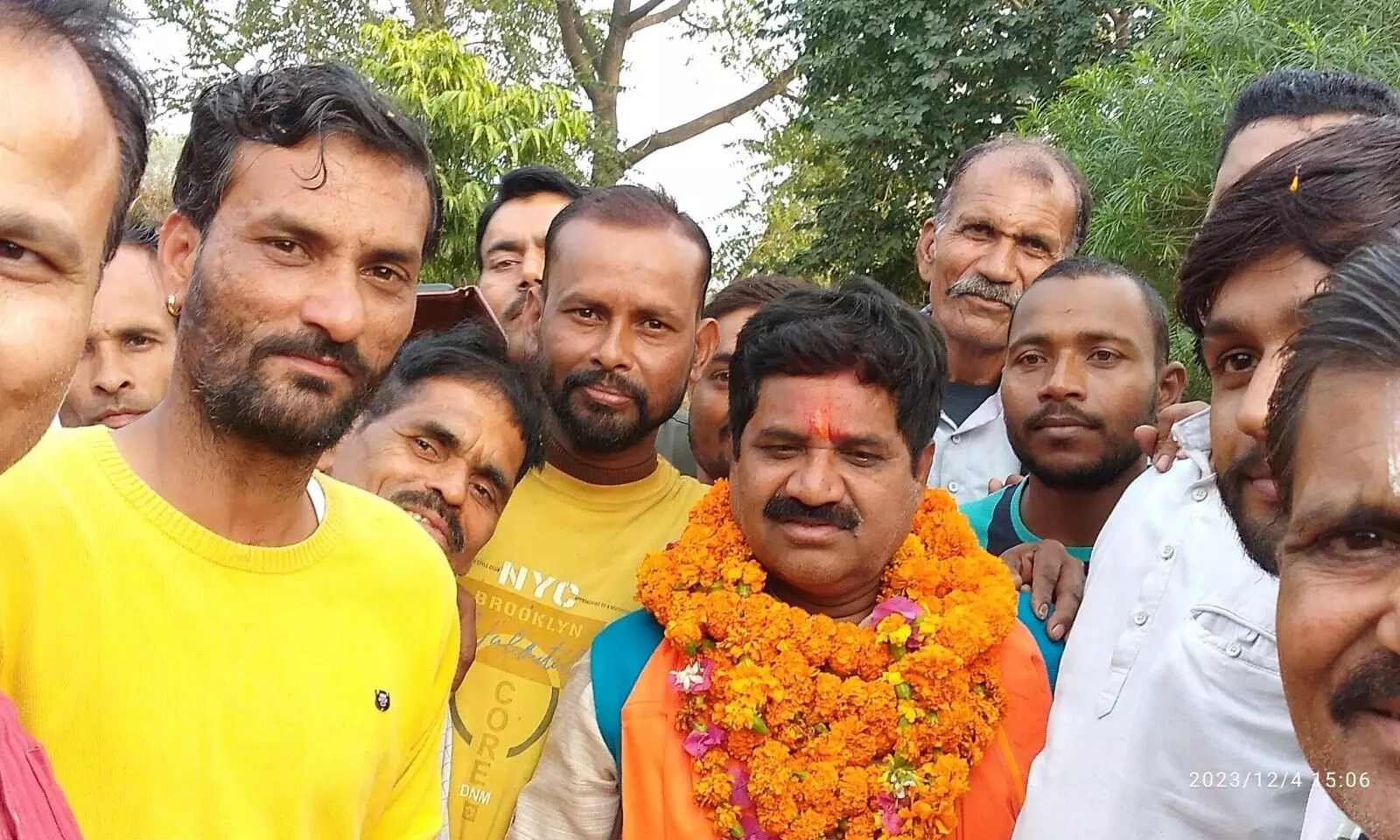 नवनिर्वाचित विधायक राजेश वर्मा का किया गया स्वागत नवनिर्वाचित विधायक राजेश वर्मा का किया गया स्वागत