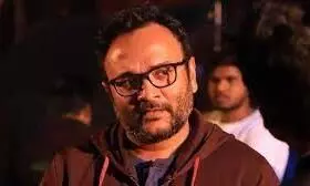 मस्त में रहने का के निर्देशक विजय मौर्य ने कहा, मुंबई मेरी रगों में बहती है मस्त में रहने का के निर्देशक विजय मौर्य ने कहा, मुंबई मेरी रगों में बहती है