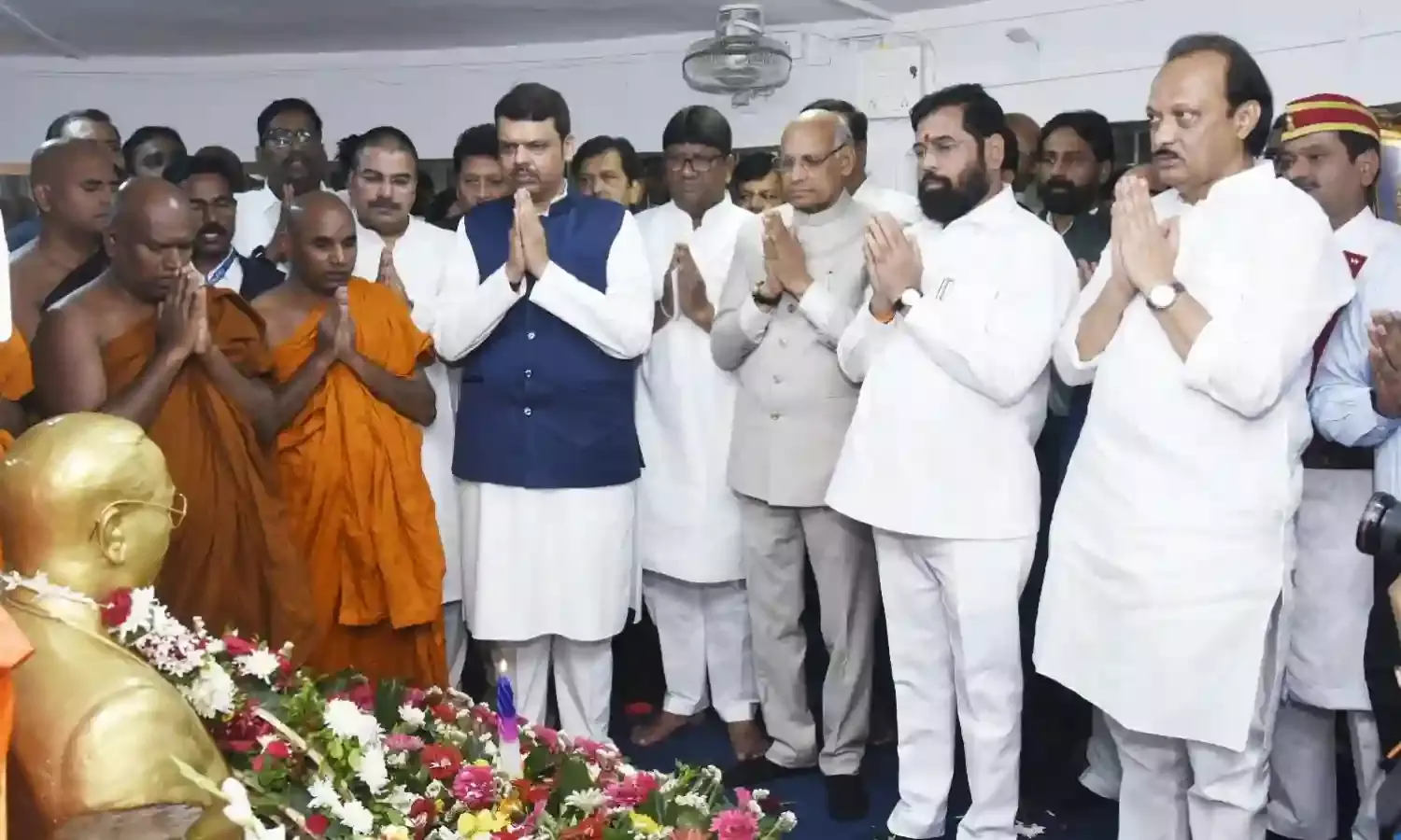 चैत्य भूमि में नमन के लिए अनुयायियों का हुजूम, स्मारक दिसंबर 2024 तक पूरा करने का प्रयास