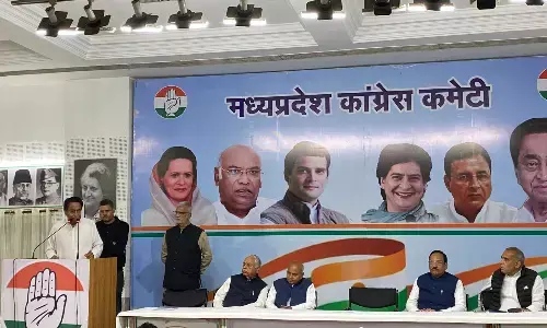 कांग्रेस की बैठक में उम्मीदवारों-विधायकों ने नेताओं पर निशाना साधा कांग्रेस की बैठक में उम्मीदवारों-विधायकों ने नेताओं पर निशाना साधा