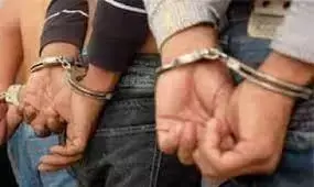 ऑटो में डकैती की योजना बनाते समय 3 गिरफ्तार
