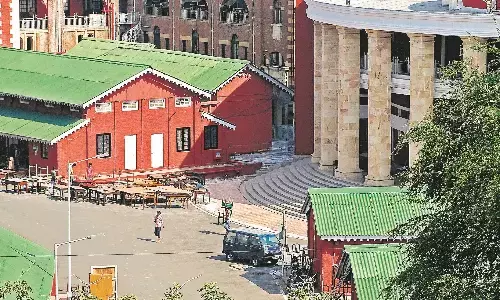 विधान भवन में एंट्री प्वाइंट के पास आकर अब नहीं ले सकेंगे फोटो विधान भवन में एंट्री प्वाइंट के पास आकर अब नहीं ले सकेंगे फोटो